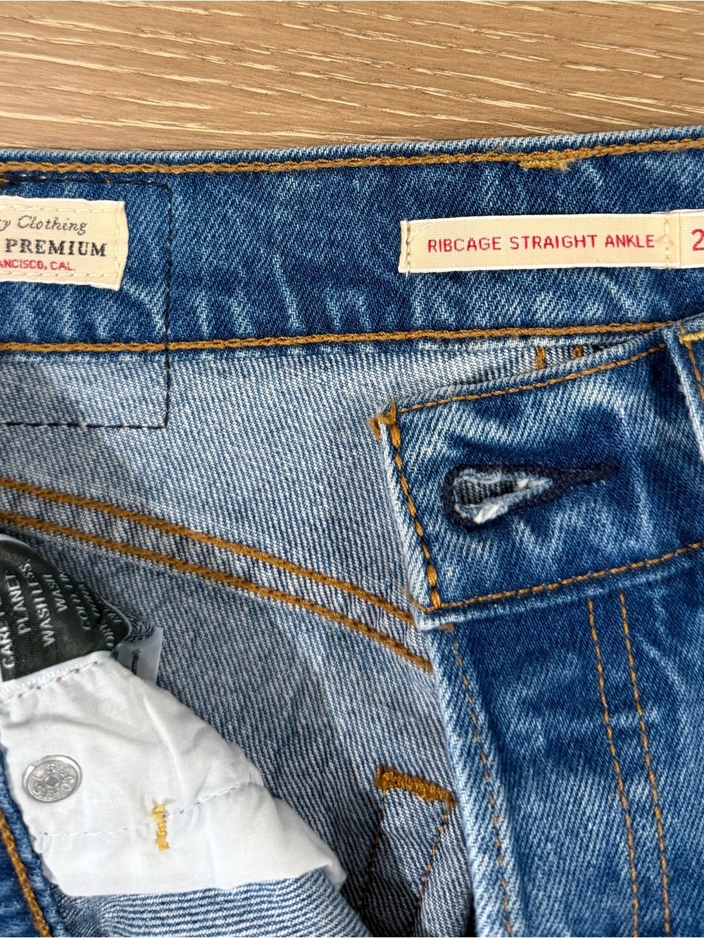 Ribcage Straight Ankle Women's Jeans
Color: Dance Around- 26w x 27 never worn